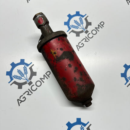 International B250 Oil Filter Assembly